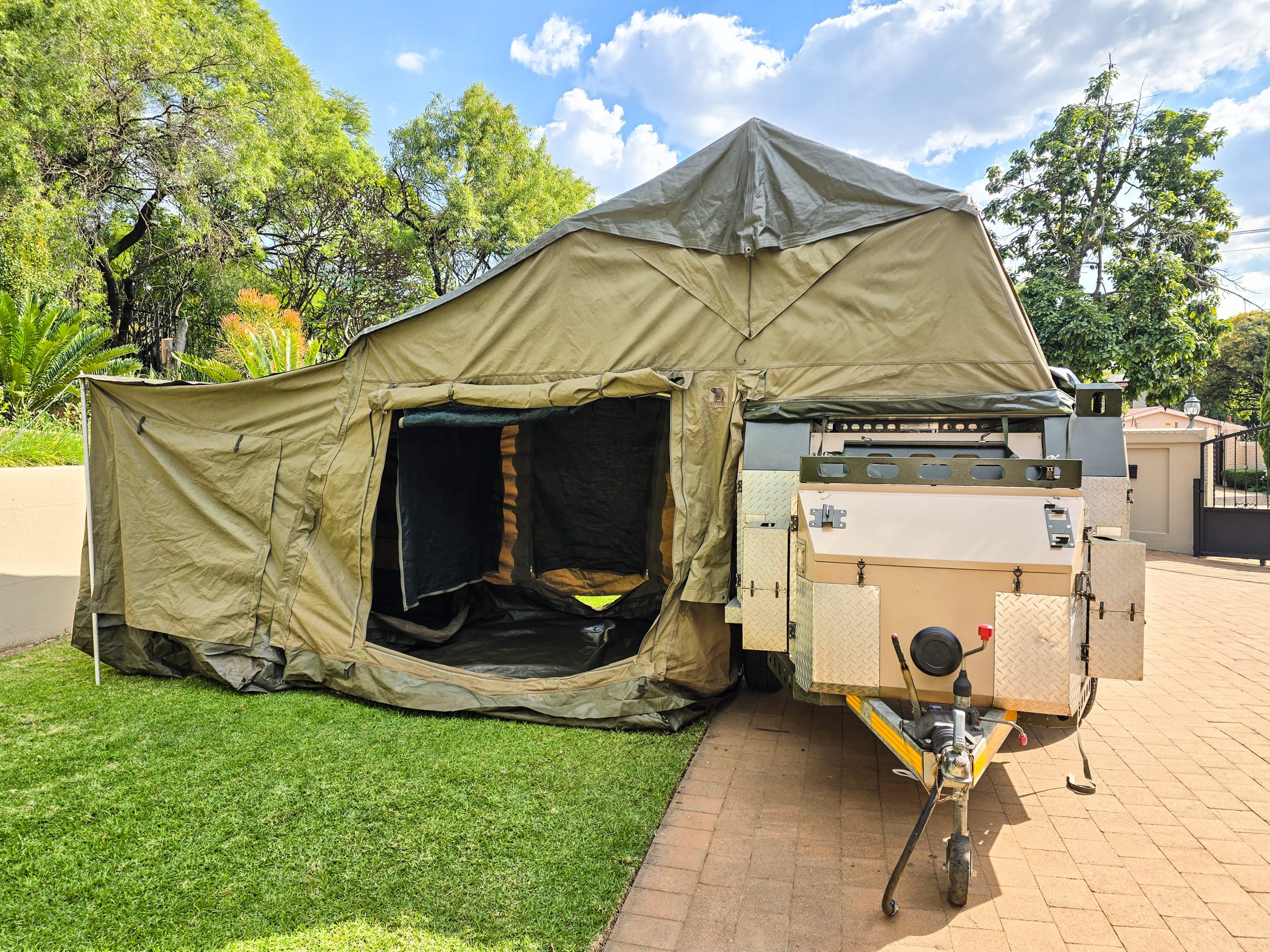2013 Conqueror Comfort Camping Trailer
